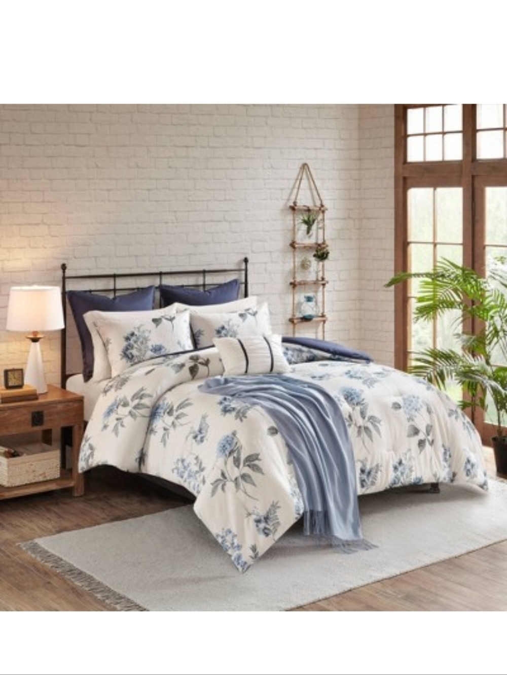 Madison Park Blue and Navy Floral Cotton Comforter 7 Piece Set